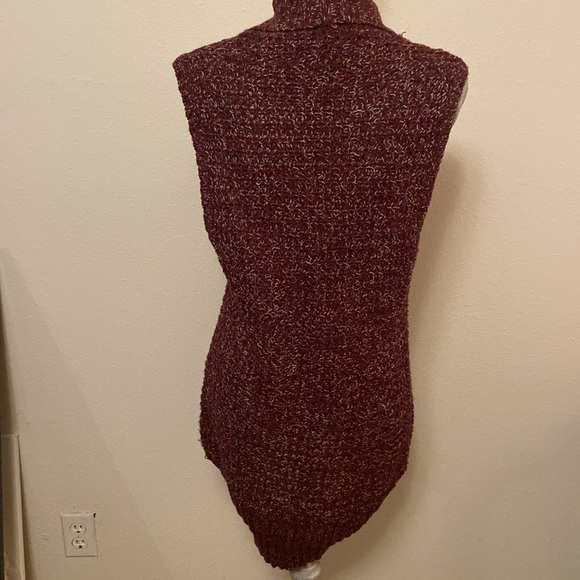 Maroon Vest Cardigan - Picture 3 of 4